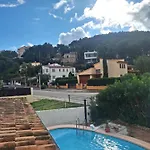 Nevada - Espacioso Con Piscina Privada Y Salita De Cine *
