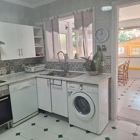 Nevada - Espacioso Con Piscina Privada Y Salita De Cine *