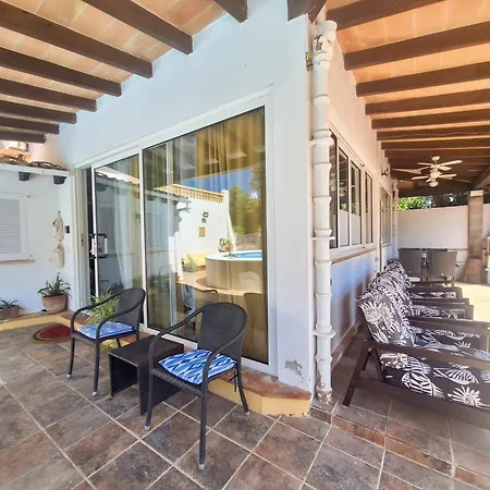 Nevada - Espacioso Familiar Con Salita De Cine Y Piscina Privada En La Exclusiva Zona De Puerto De Pollenca