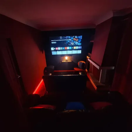 Nevada - Espacioso Con Piscina Privada Y Salita De Cine Villa